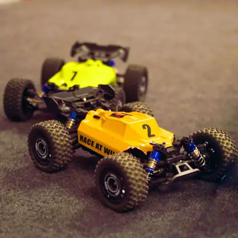 Race Hyper Go 16207 RC buggies at thrilling speeds of 45 km/hr. 