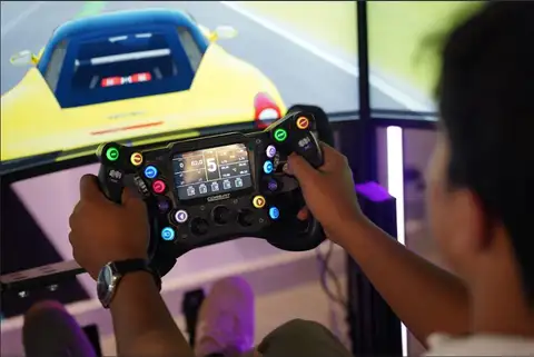 RTX 5070 rigs running iRacing, LMU, F1 25, and Assetto Corsa. 