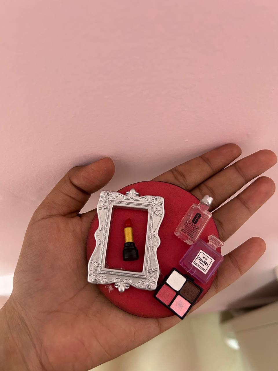 Add a Personal Touch to Your Home with the BeginnerFriendly Fridge Magnet Making Experience